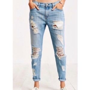 NWT BDG Slim Boyfriend Jean's Slashed